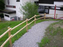 Handlauf: Auch mit einer Stange möglich